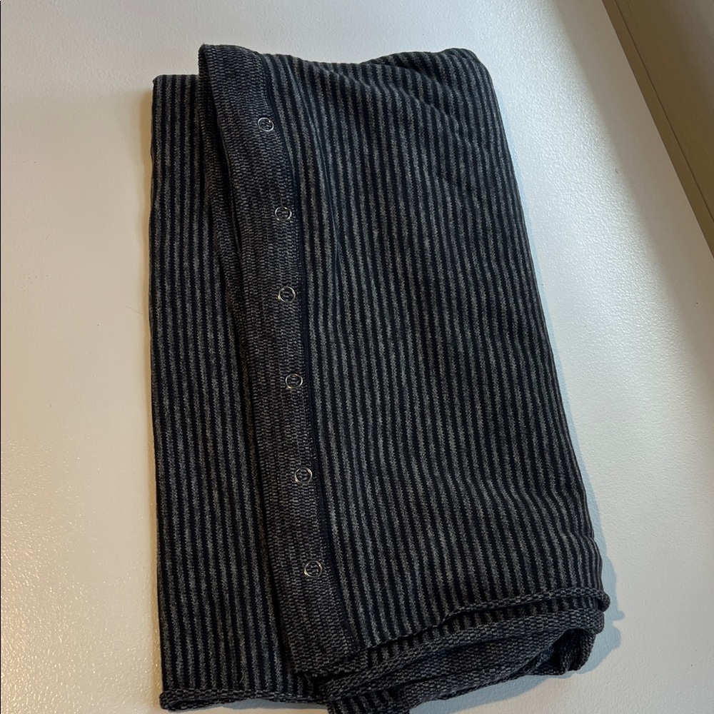 Lululemon snap infinity scarf